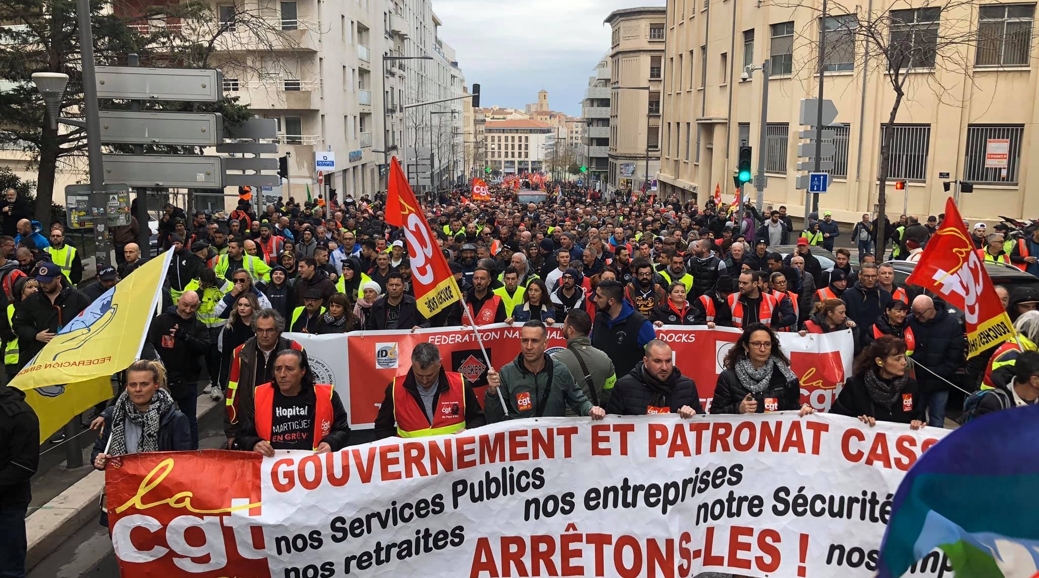 manif arretons les